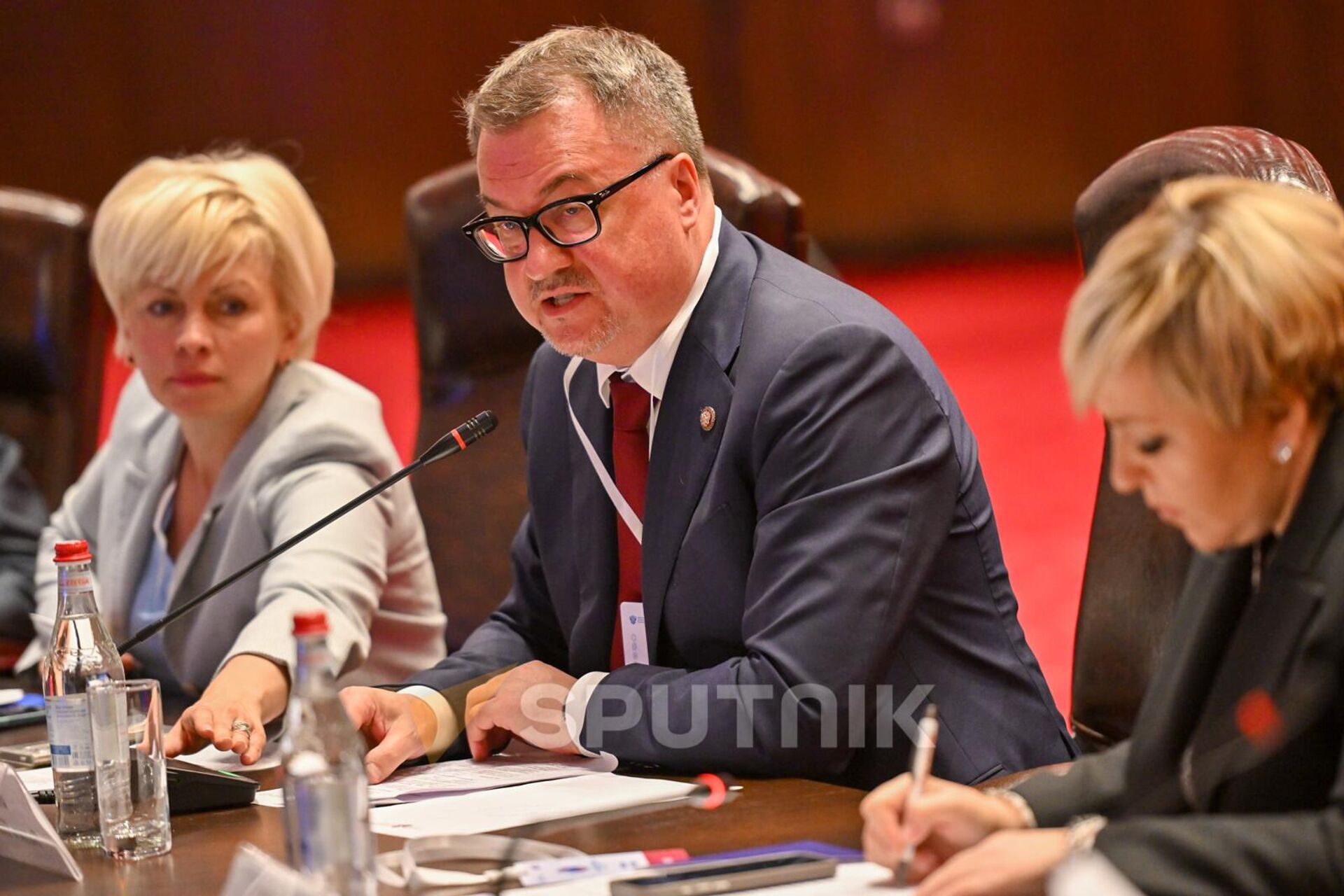 Вадим Фефилов на десятом Российско-армянском межрегиональном форуме (6 июня 2025). Еревaн Вадим Фефилов на десятом Российско-армянском межрегиональном форуме (6 июня 2025). Еревaн - Sputnik Армения, 1920, 06.06.2025