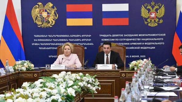 Открытие 39-го заседания Межпарламентской комиссии по сотрудничеству Федерального Собрания РФ и Национального Собрания РА (6 июня 2025). Еревaн - Sputnik Армения