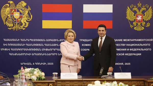 Ալեն Սիմոնյանի և Վալենտինա Մատվինեկոյի հանդիպումը - Sputnik Արմենիա