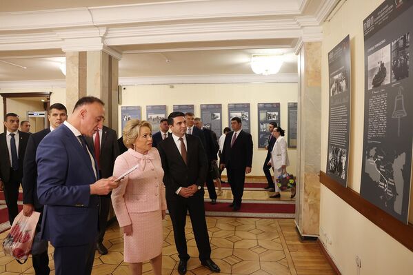 ԱԺ-ի շենքում բացվել է «Ճանապարհ դեպի Սանահին. Մի մանկատան պատմություն» ցուցահանդեսը - Sputnik Արմենիա