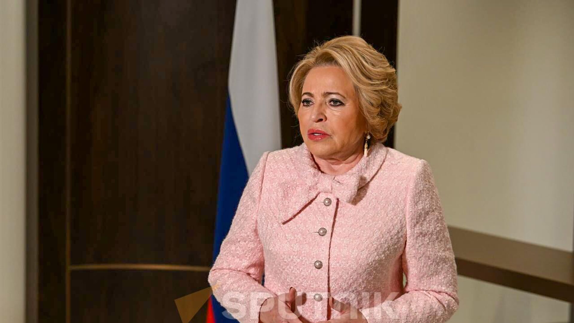Председатель Совета Федерации РФ Валентина Матвиенко отвечает на вопросы журналистов (6 июня 2025). Еревaн - Sputnik Армения, 1920, 06.06.2025