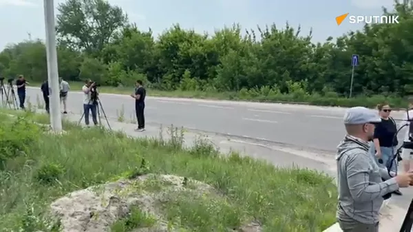 Иностранные журналисты приехали в Брянскую область и осмотрели рефрижераторы с телами солдат ВСУ - Sputnik Армения