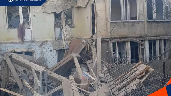 Последствия взрыва в жилом здании в Чамбараке (11 июня 2025). Гегаркуник - Sputnik Армения