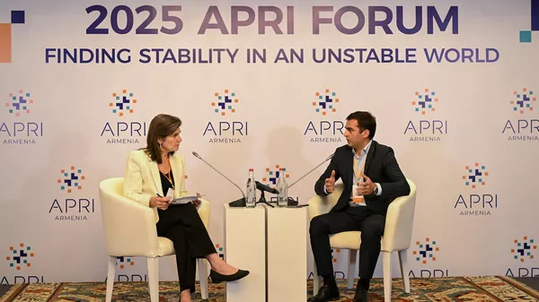 Акоп Аршакян на форуме APRI 2025 на тему Поиск стабильности в нестабильном мире  - Sputnik Армения