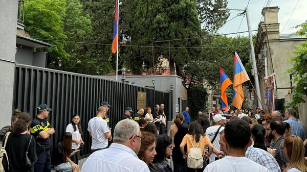 Բողոքի ակցիա՝ Վրաստանում Հայաստանի դեսպանության առջև - Sputnik Արմենիա