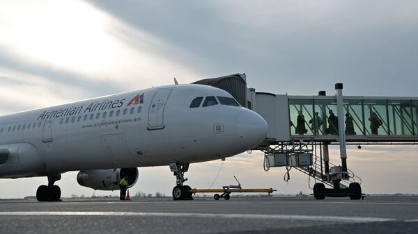 Самолет авиакомпании Armenian Airlines в аэропорту Зварноц - Sputnik Армения