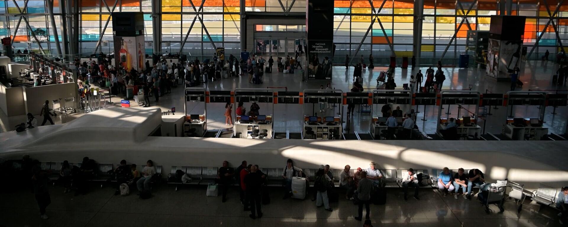 Зал вылета аэропорта Звартноц - Sputnik Армения, 1920, 31.12.2025