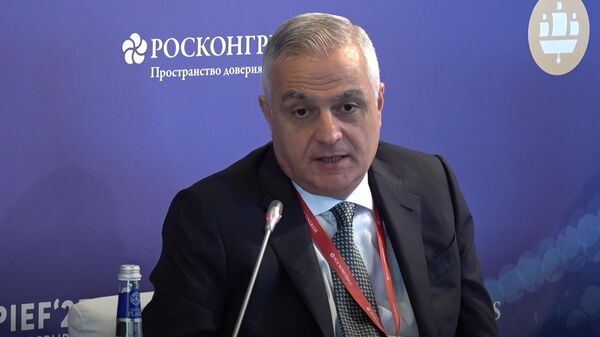 Вице-премьер Мгер Григорян на панельной сессии ПМЭФ (20 июня 2025). Санкт-Петербург - Sputnik Армения