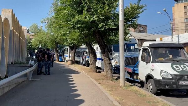 Скопление полицейских перед правительственными дачами - Sputnik Армения
