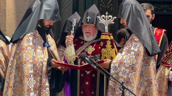 Выступление Католикоса Гарегина II перед собравшимся (22 июня 2025). Эчмиадзин - Sputnik Արմենիա
