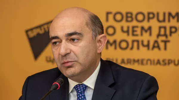 Эдмон Марукян во время пресс-конференции (23 июня 2025). Еревaн - Sputnik Армения