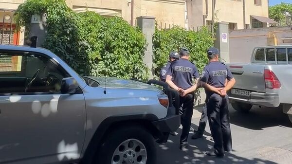 Բագրատ սրբազանի կեցավայրում խուզարկություն է - Sputnik Армения