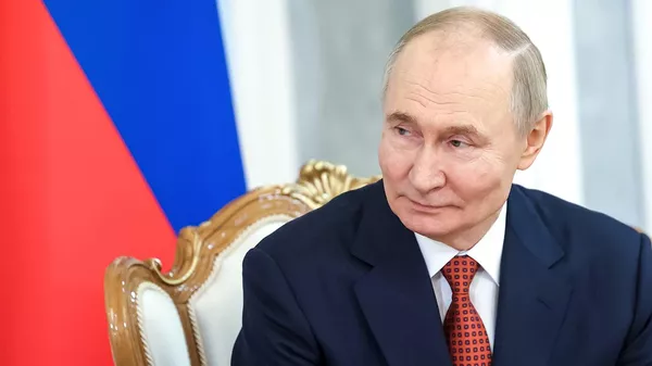 Владимир Путин отвечает на вопросы журналистов по итогам саммита ЕАЭС в Минске - Sputnik Армения