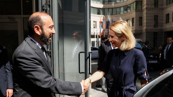 Встреча министра иностранных дел Арарата Мирзояна и Верховного Представителя ЕС по иностранным делам и политике безопасности Каи Каллас в формате тет-а-тет (30 июня 2025). Еревaн - Sputnik Армения