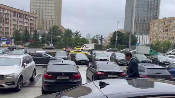 Посол Азербайджана спустя примерно час покинул МИД России, куда был вызван в связи с незаконным задержанием российских журналистов в Баку - Sputnik Армения