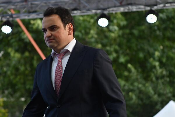 Нарек Карапетян на акции в защиту Самвела Карапетяна (4 июля 2025). Ереван Нарек Карапетян на акции в защиту Самвела Карапетяна (4 июля 2025). Ереван - Sputnik Армения