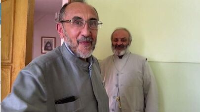 Архиепископы Баграт Галстанян и Микаел Аджапахян