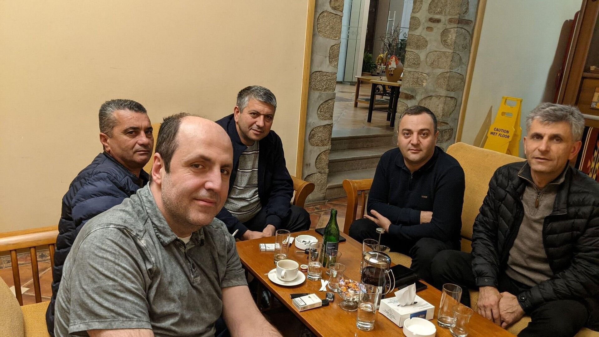 Աջից` Դավիթ Իշխանյանն ու Դավիթ Գալստյանը Աջից` Դավիթ Իշխանյանն ու Դավիթ Գալստյանը - Sputnik Արմենիա, 1920, 06.07.2025