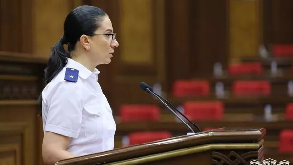 Генпрокурор Анна Вардапетян на внеочередном заседании НС (4 июля 2025). Еревaн - Sputnik Армения