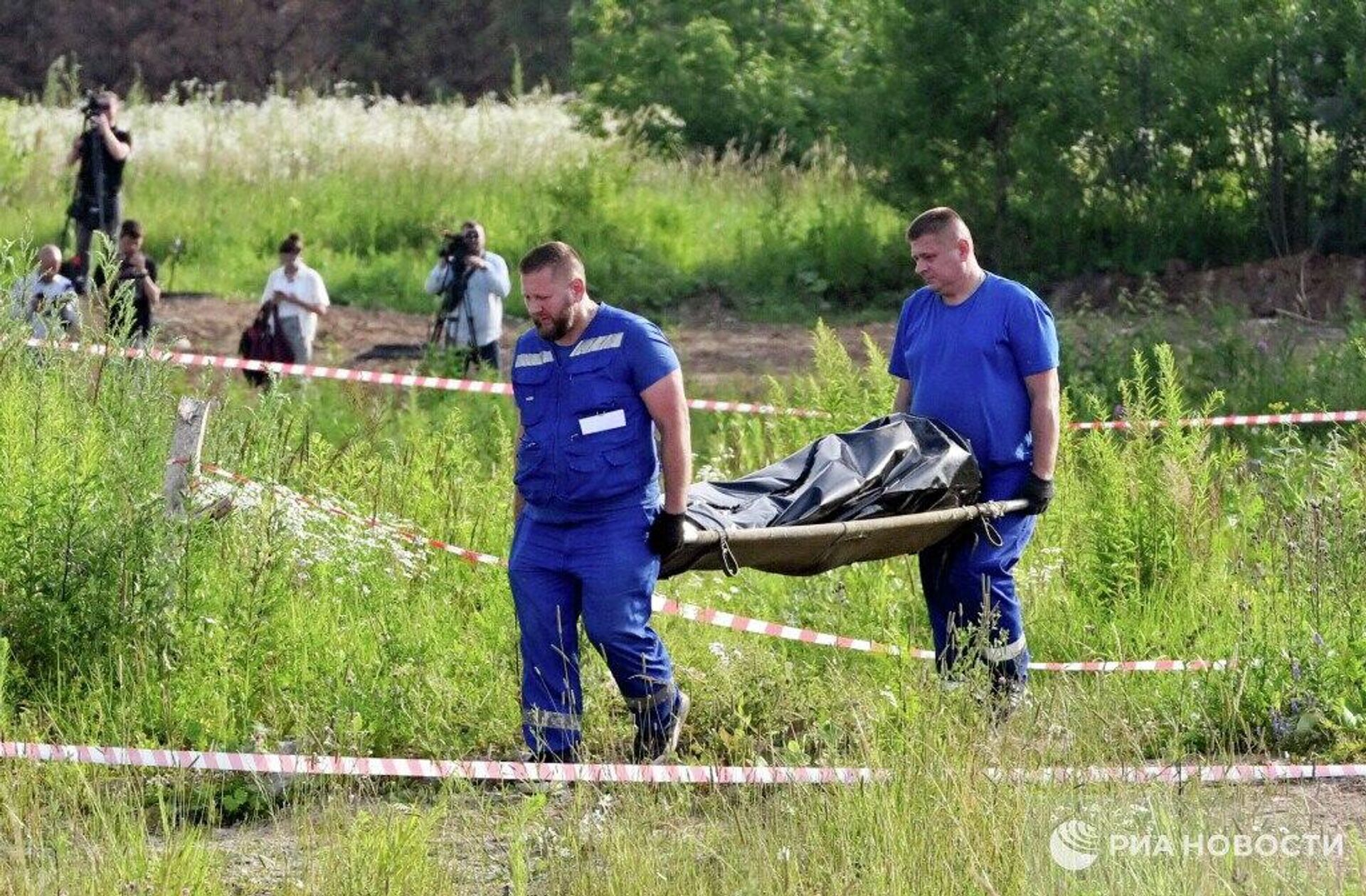 Тело Романа Старовойта погрузили в ритуальную машину (7 июля 2025). Одинцово - Sputnik Армения, 1920, 07.07.2025