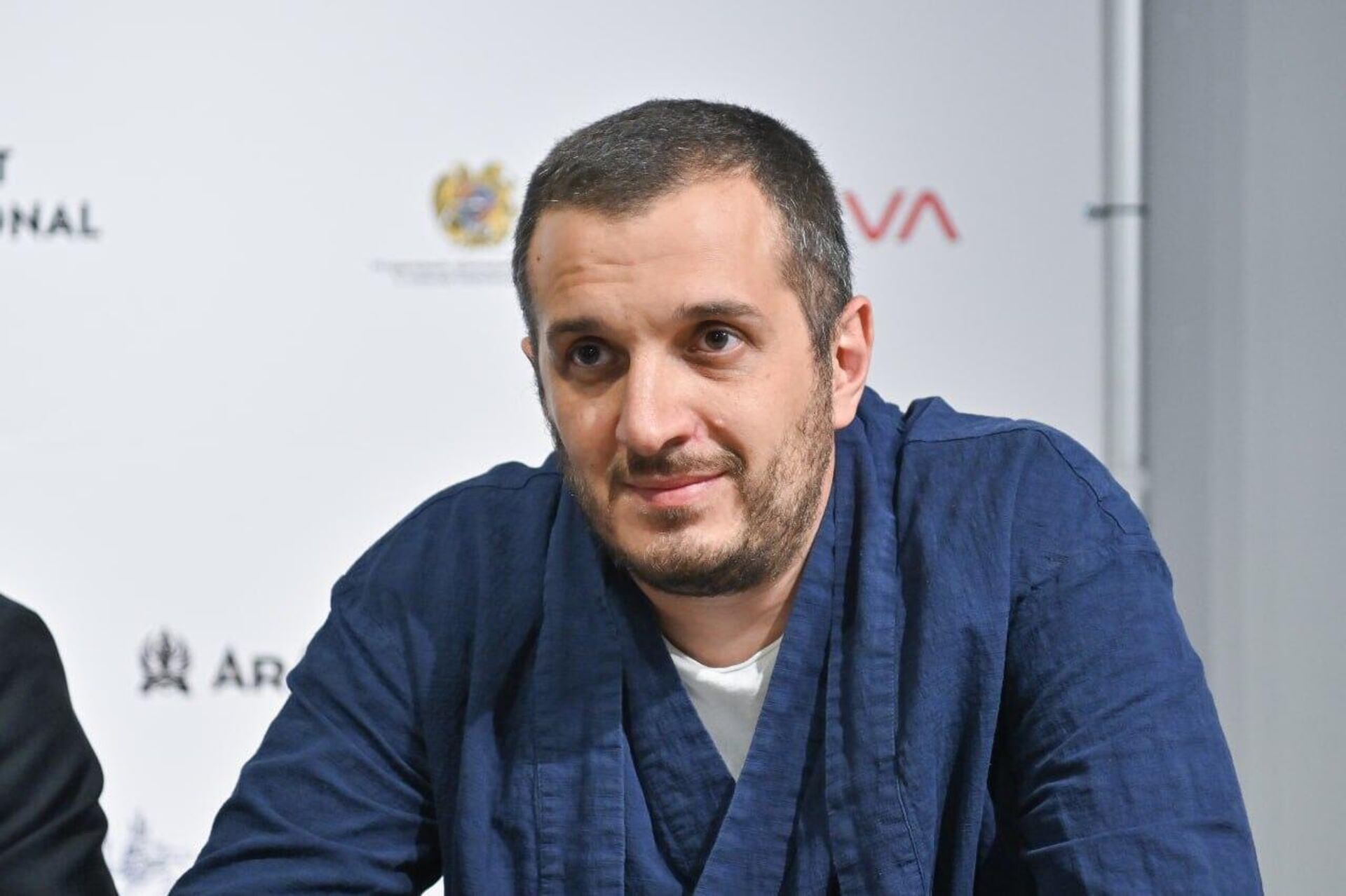 Директор и художественный руководитель кинофестиваля Золотой абрикос Карен Аветисян на пресс-конференции, посвященной старту 22-го международного кинофестиваля Золотой абрикос (9 июля 2025). Еревaн Директор и художественный руководитель кинофестиваля Золотой абрикос Карен Аветисян на пресс-конференции, посвященной старту 22-го международного кинофестиваля Золотой абрикос (9 июля 2025). Еревaн - Sputnik Армения, 1920, 09.07.2025