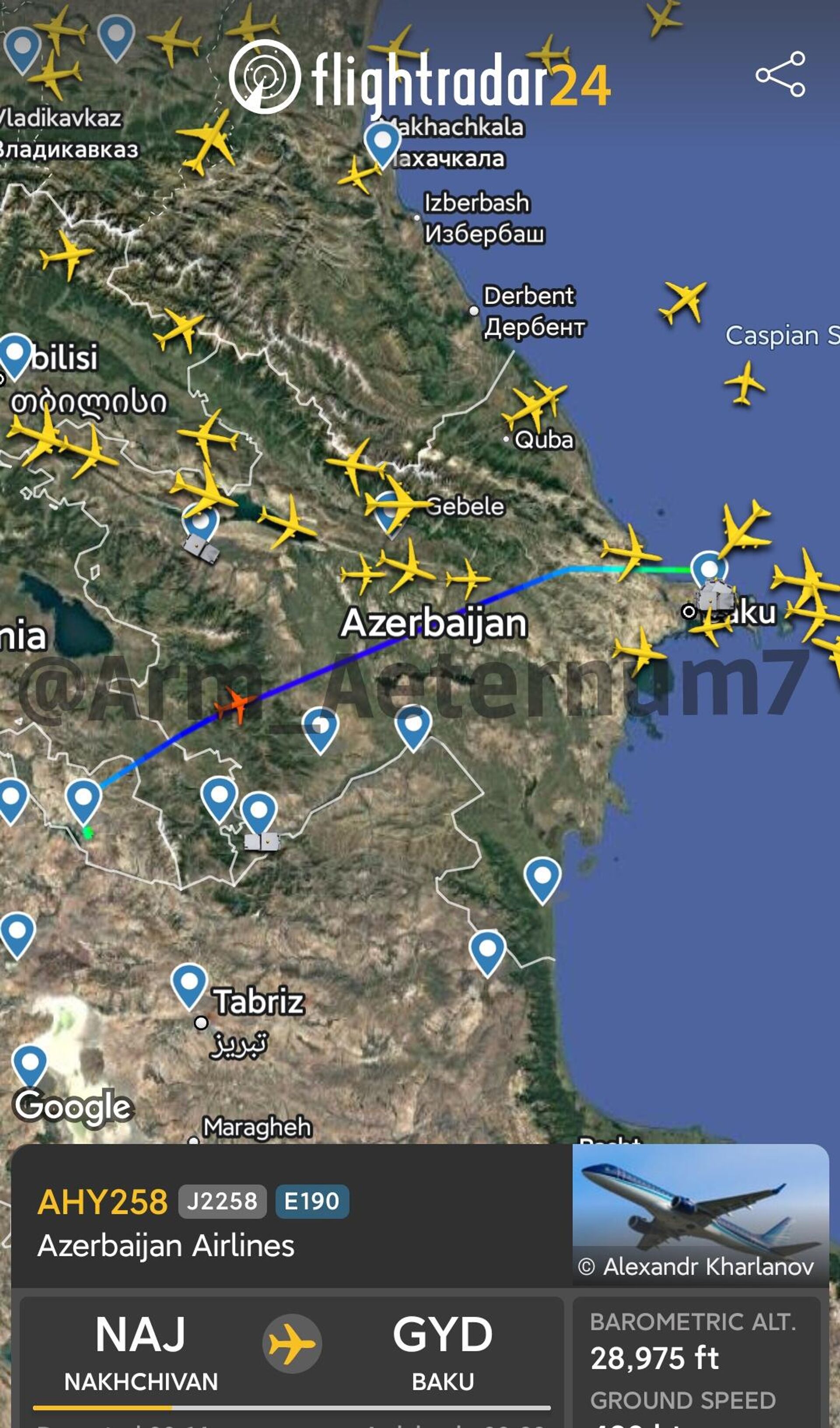 Нестандартный маршрут Нахиджеван-Баку самолета Azerbaijan Ailines через воздушное пространство Армении Нестандартный маршрут Нахиджеван-Баку самолета Azerbaijan Ailines через воздушное пространство Армении - Sputnik Армения, 1920, 11.07.2025