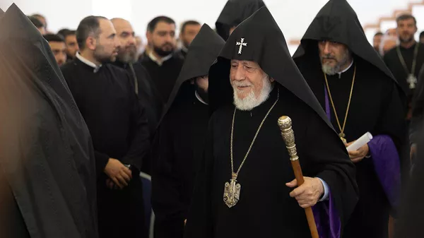 Ежегодное собрание священников под председательством Католикоса Гарегина Второго (11 июля 2025). Эчмиадзин - Sputnik Армения