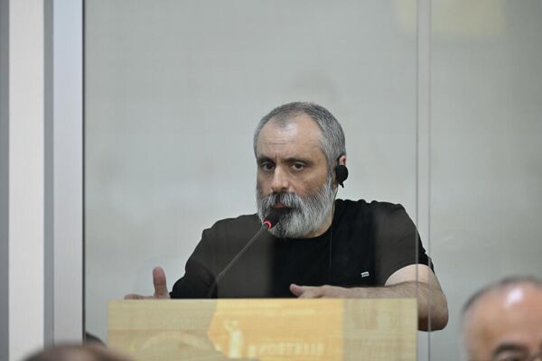 Արցախի նախկին արտգործնախարար Դավիթ Բաբայանը Բաքվի դատարանում - Sputnik Արմենիա