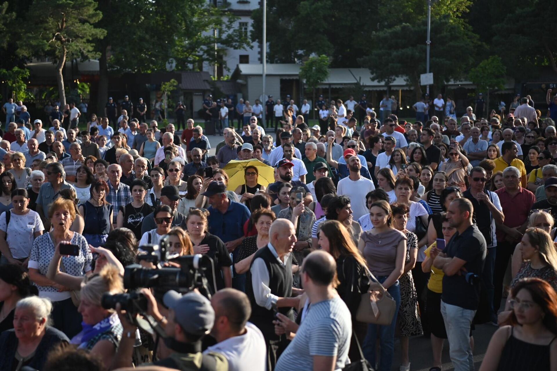 Митинг арцахцев на площади Свободы (12 июля 2025). Еревaн - Sputnik Армения, 1920, 12.07.2025