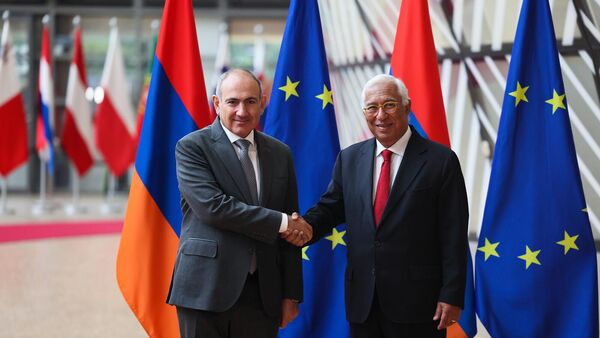 Встреча премьер-министра Армении Никола Пашиняна и председателя Европейского совета Антониу Кошты (14 июля 2025). Брюссель - Sputnik Армения