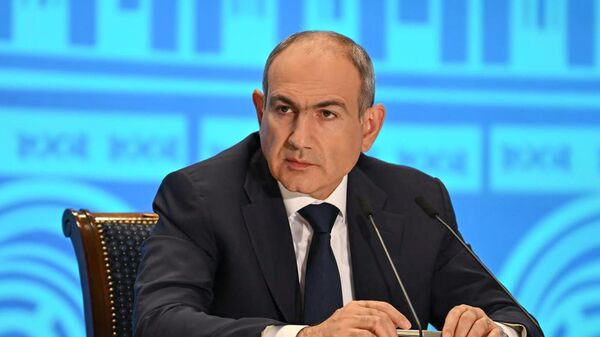Премьер-министр Никол Пашинян дает пресс-конференцию (16 июля 2025). Еревaн - Sputnik Армения