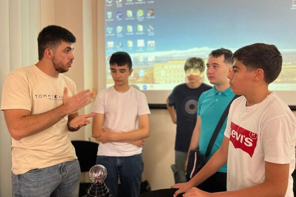 ՀՀ ԳԱ-ն ու Երևանի Ռուսական տունը արցախցի երեխաների համար ամառային դպրոց են բացել - Sputnik Արմենիա