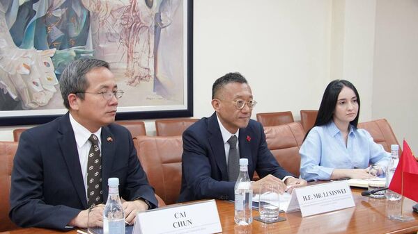 Գևորգ Պապոյանի ու Հայաստանում Չինաստանի դեսպանի հանդիպումը - Sputnik Արմենիա