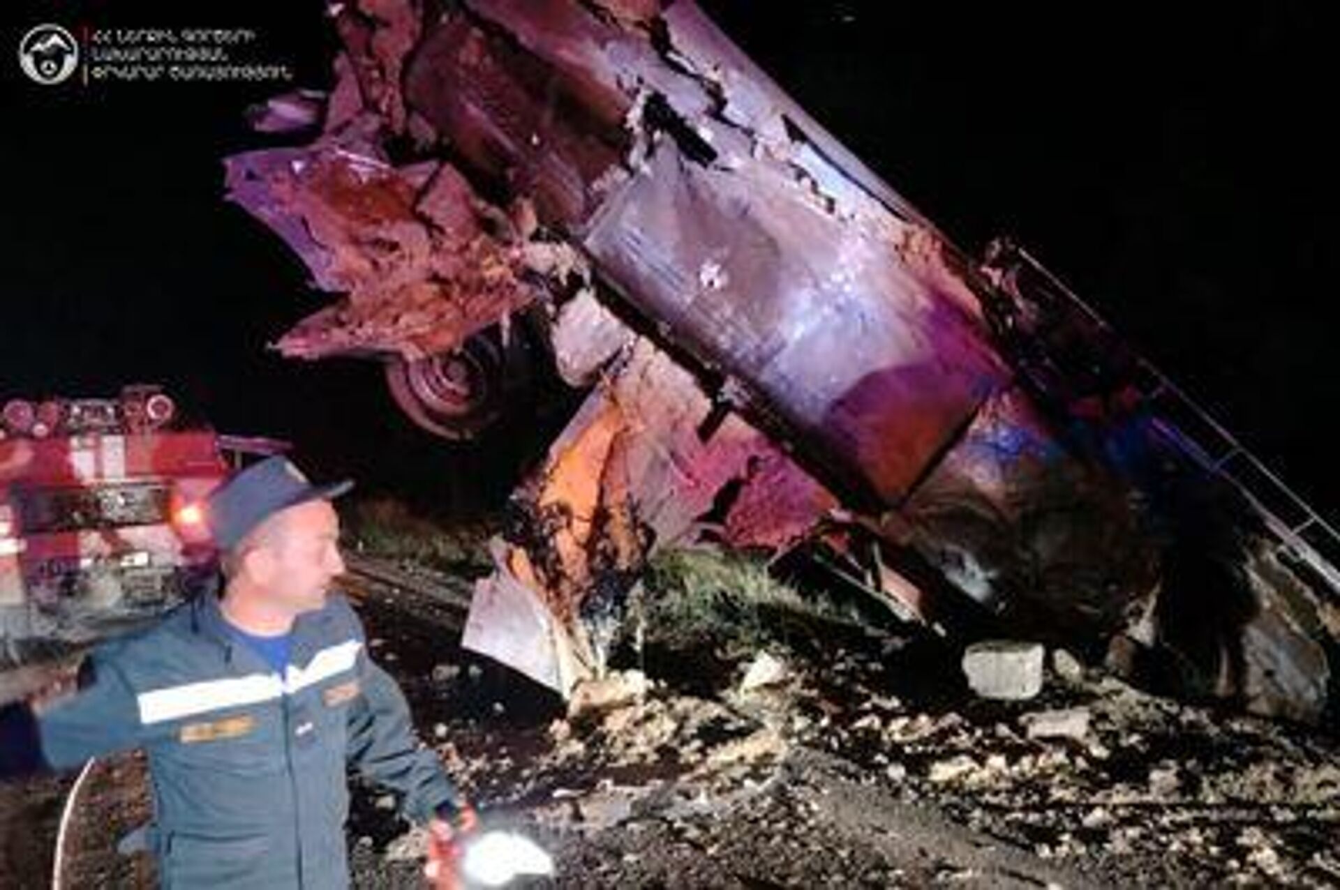 На трассе Капан-Каджаран, недалеко от села Дзагедзор, в реку упал грузовик (17 июля 2025). Сюник - Sputnik Армения, 1920, 17.07.2025