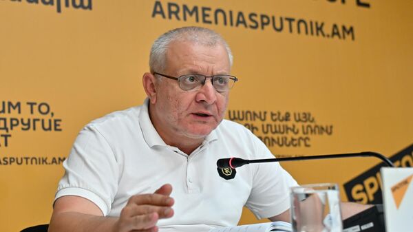 Սուրեն Սուրենյանց - Sputnik Արմենիա