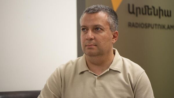 Бениамин Погосян в гостях радио Sputnik - Sputnik Армения