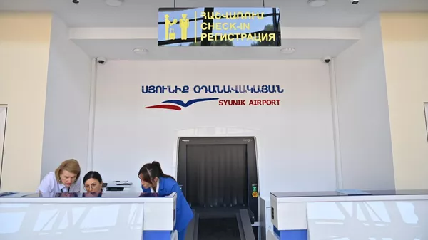 Сотрудницы аэропорта Сюник за работой (19 июля 2025). Капан - Sputnik Армения