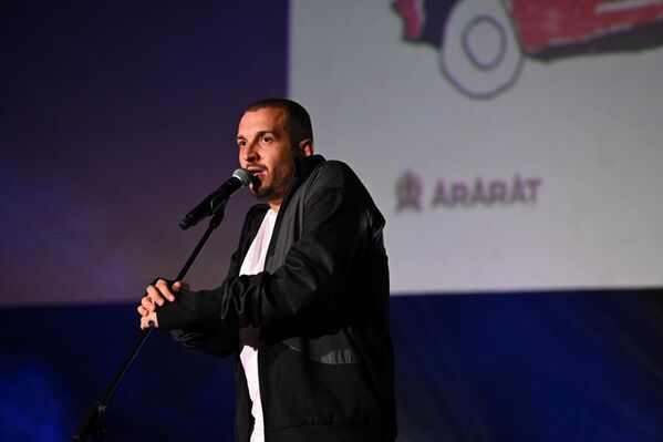 Директор и художественный руководитель кинофестиваля &quot;Золотой абрикос&quot; Карен Аветисян на церемонии награждения победителей 22-го международного кинофестиваля &quot;Золотой абрикос&quot; - Sputnik Армения