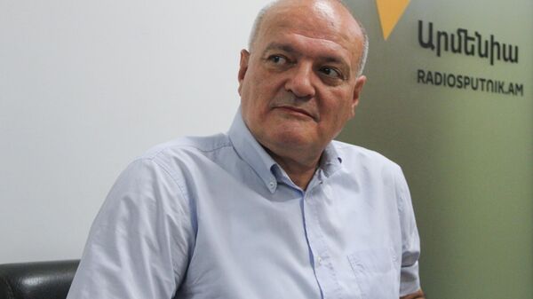 Политолог Виген Акопян в гостях радио Sputnik - Sputnik Армения
