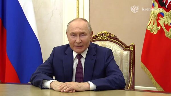 Путин поздравил военнослужащих, ветеранов и граждан страны с Днем Военно-морского флота
 - Sputnik Армения