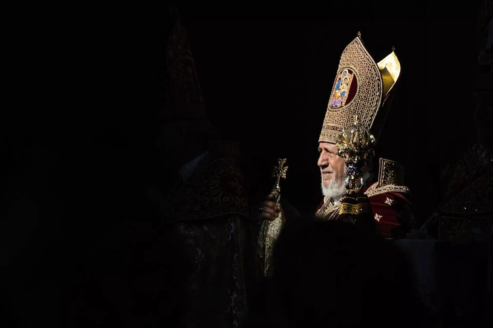 Католикос Гарегин II проводит церемонию открытия Мавзолея Католикосата и Зала молитв при свечах (27 июля 2025). Эчмиадзин - Sputnik Армения, 1920, 27.07.2025