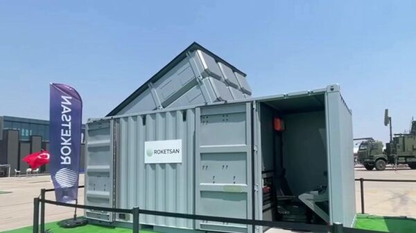 Система запуска ракет, замаскированная под обычный грузовой контейнер от турецкой Roketsan - Sputnik Армения