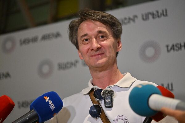 Члены международной команды, прибывшей в Армению перед открытием цирка (29 июля 2025). Еревaн - Sputnik Армения