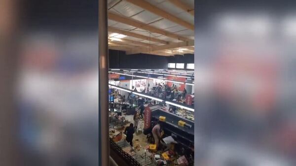 Массовое мародерство в супермаркетах Анголы - Sputnik Армения