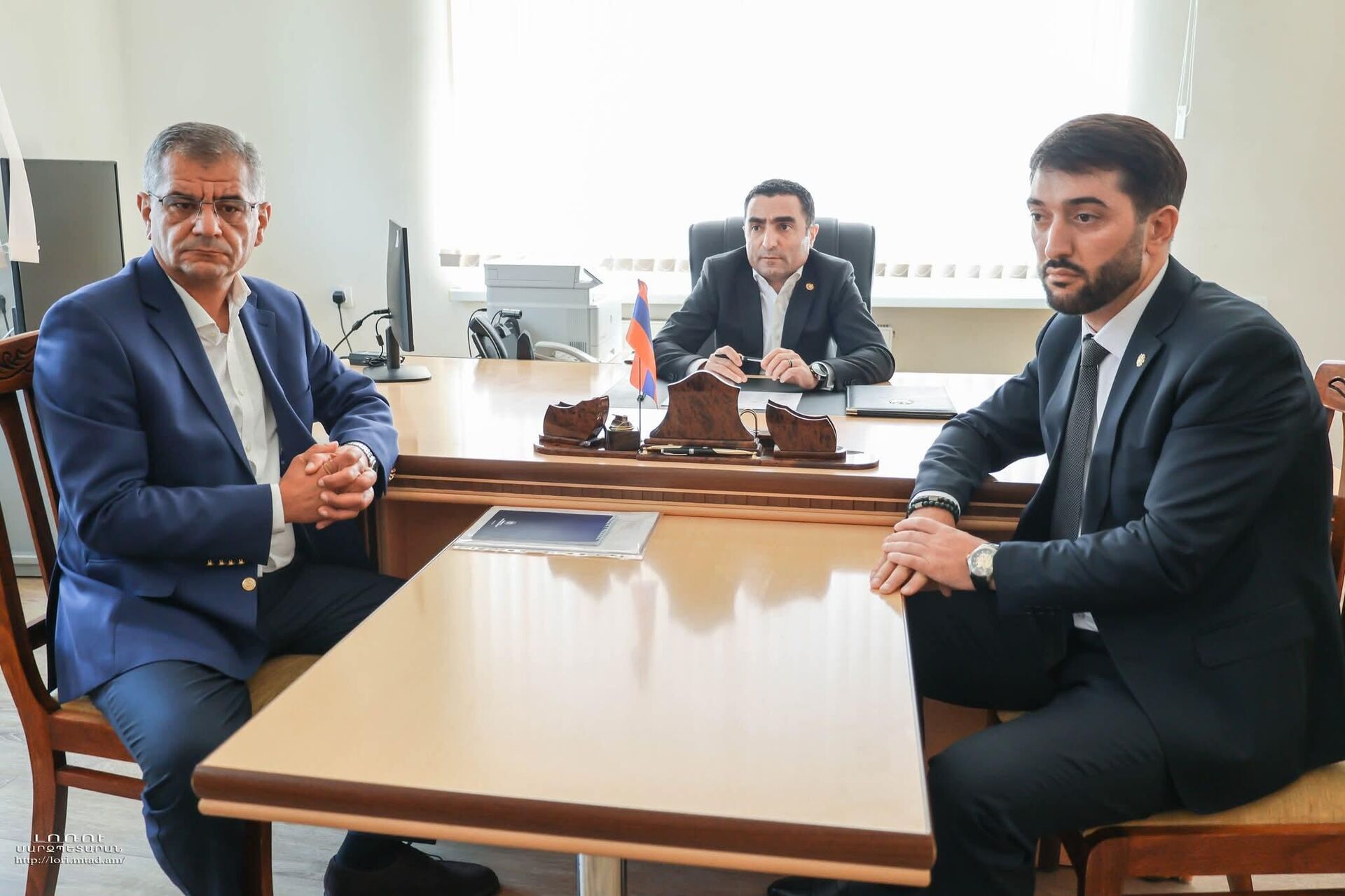 Исполняющий обязанности губернатора Лорийской области Ованес Аветисян, временный управляющий ЗАО ЭСА Романос Петросян, исполняющий обязанности главы общины Ванадзор Аркадий Пелешян посетили филиал ЗАО ЭСА Дебед 1 августа 2025).  - Sputnik Արմենիա, 1920, 01.08.2025