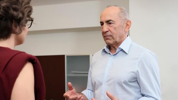 Роберт Кочарян дал интервью журналистке информационной программы Айлур телеканала 5-й канал Ларе Аракелян - Sputnik Արմենիա
