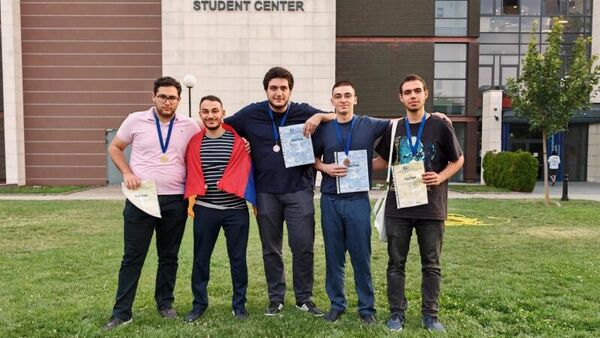 Հայ ուսանողները 2 ոսկե և 2 բրոնզե մեդալ են նվաճել մաթեմատիկական միջազգային օլիմպիադայում - Sputnik Արմենիա