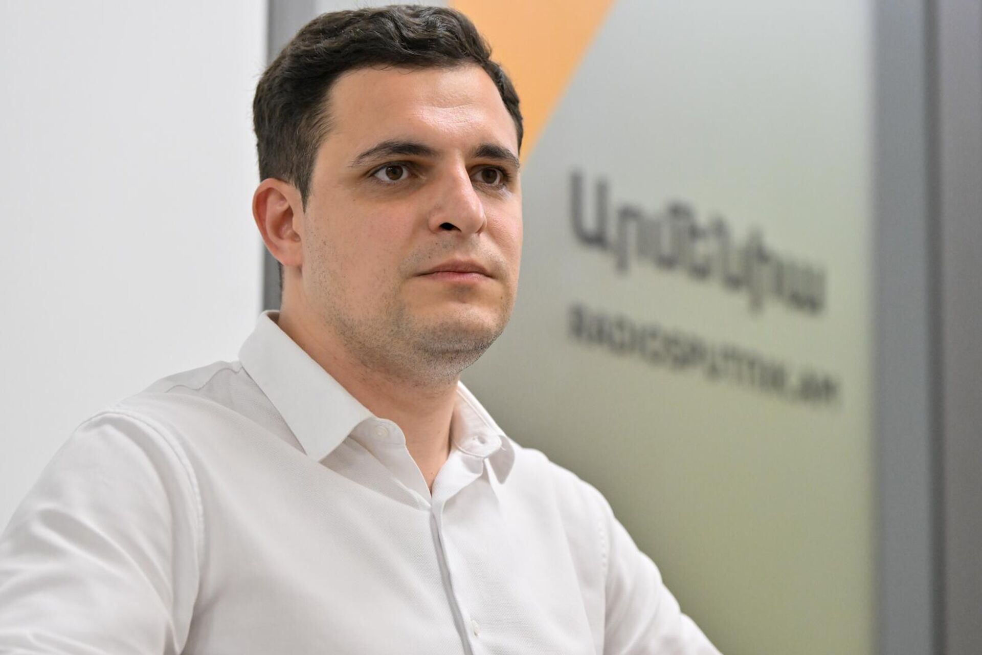 Кандидат исторических наук, научный сотрудник APRI Сергей Мелконян в гостях радио Sputnik - Sputnik Армения, 1920, 08.01.2026