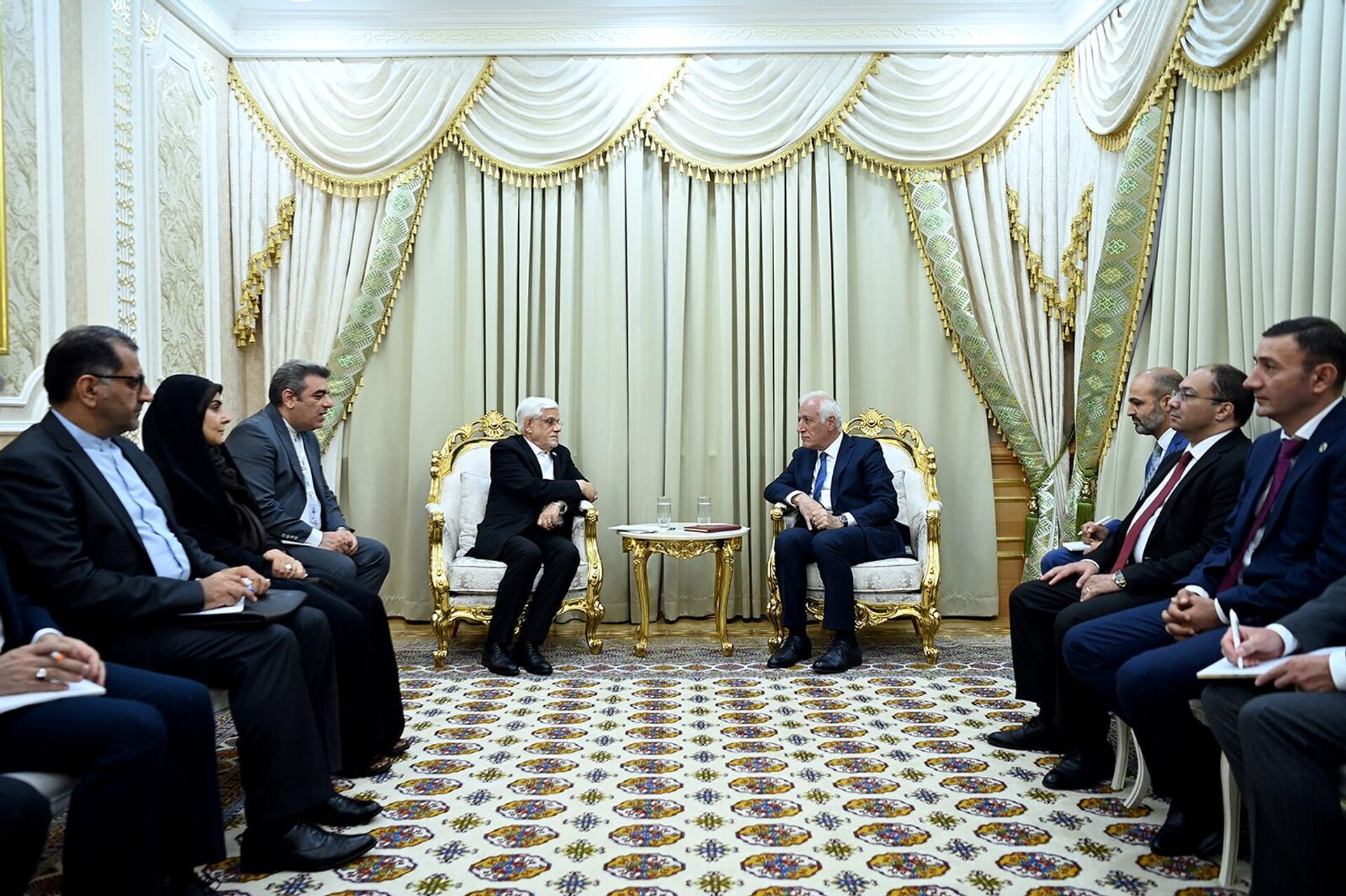 Президент Ваагн Хачатурян встретился с вице-президентом Ирана Мохаммадом Реза Арефом (4 августа 2025). Туркменбаши - Sputnik Արմենիա, 1920, 05.08.2025