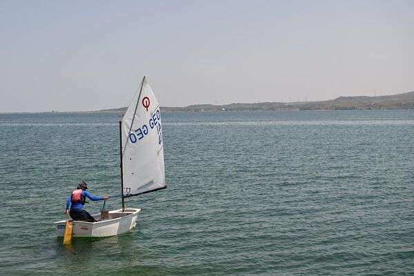 Международный мемориальный турнир по парусному спорту имени адмирала Исакова на озере Севан - Sputnik Армения